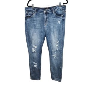 Judy Blue Distressed Boyfriend Jeans 15/32